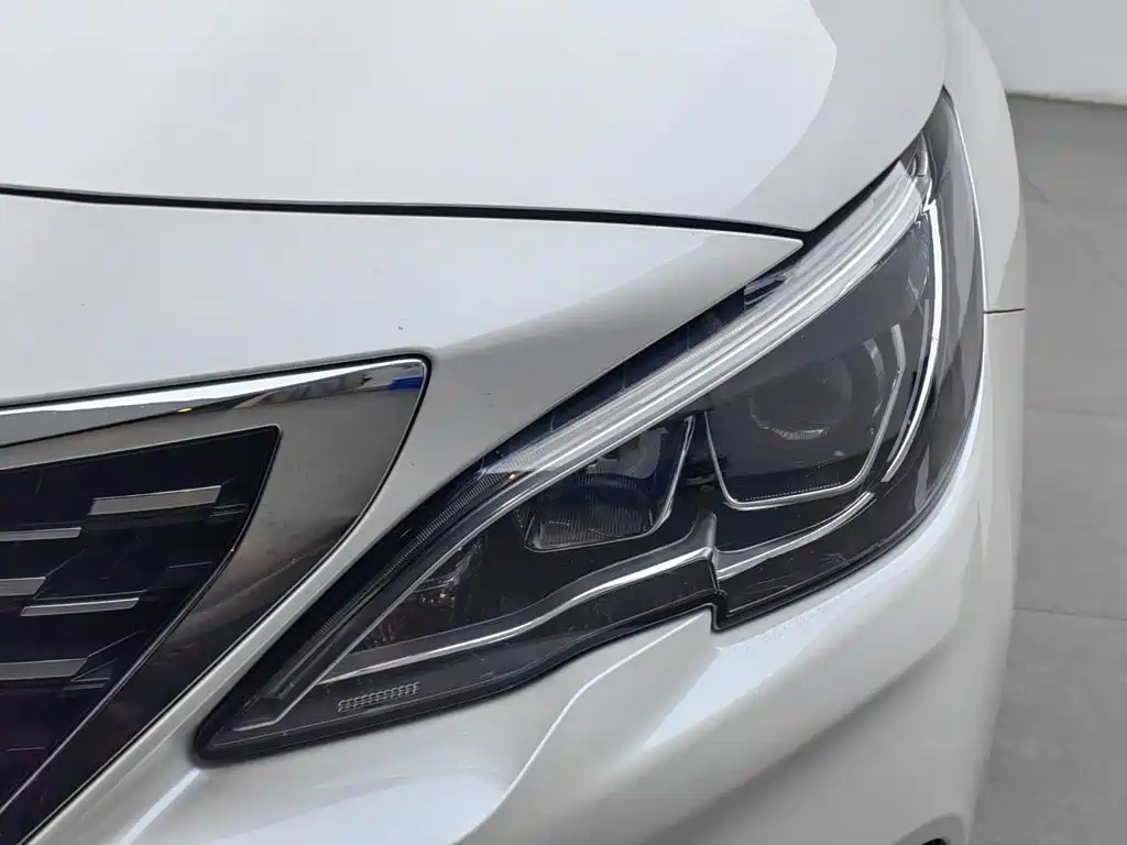 Peugeot 408 — миниатюра 7