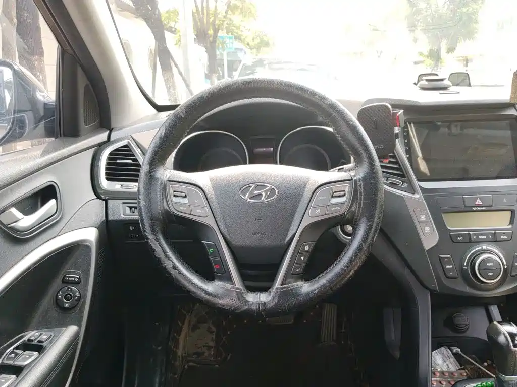 Hyundai Santa Fe — миниатюра 6