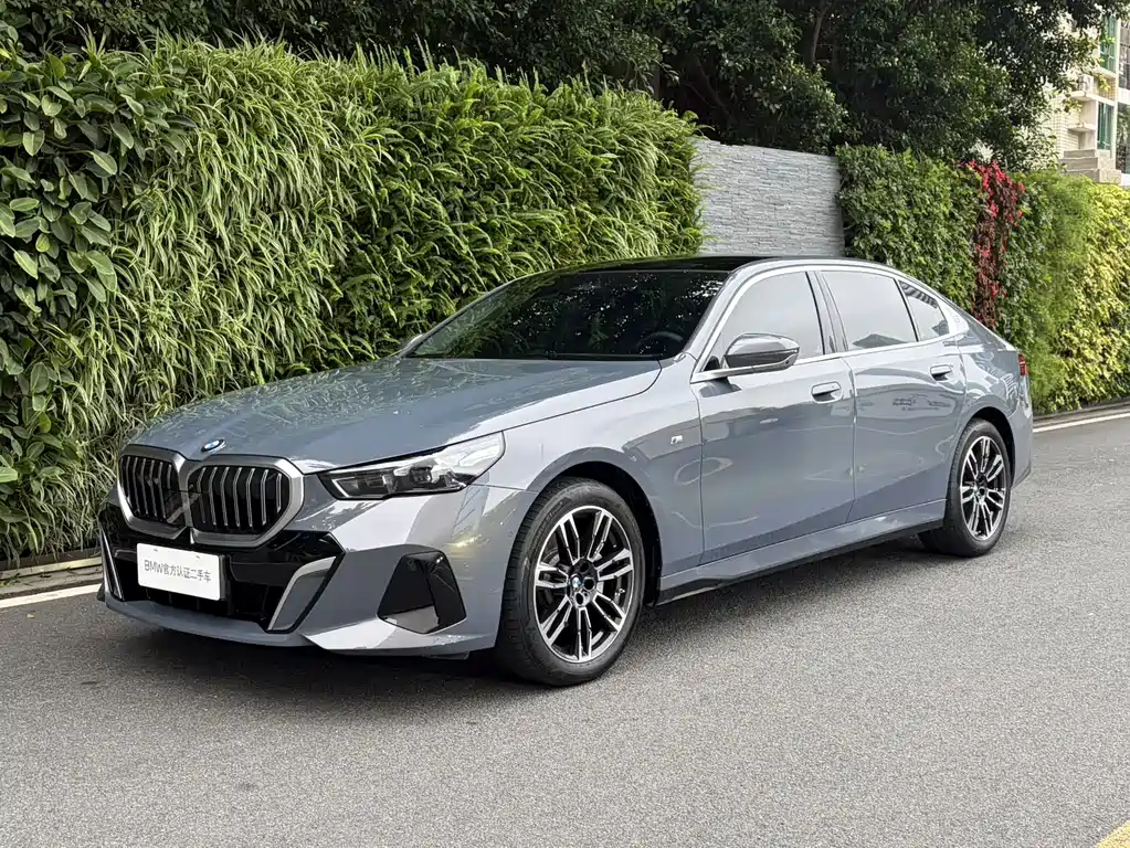 BMW 5 Series 2024