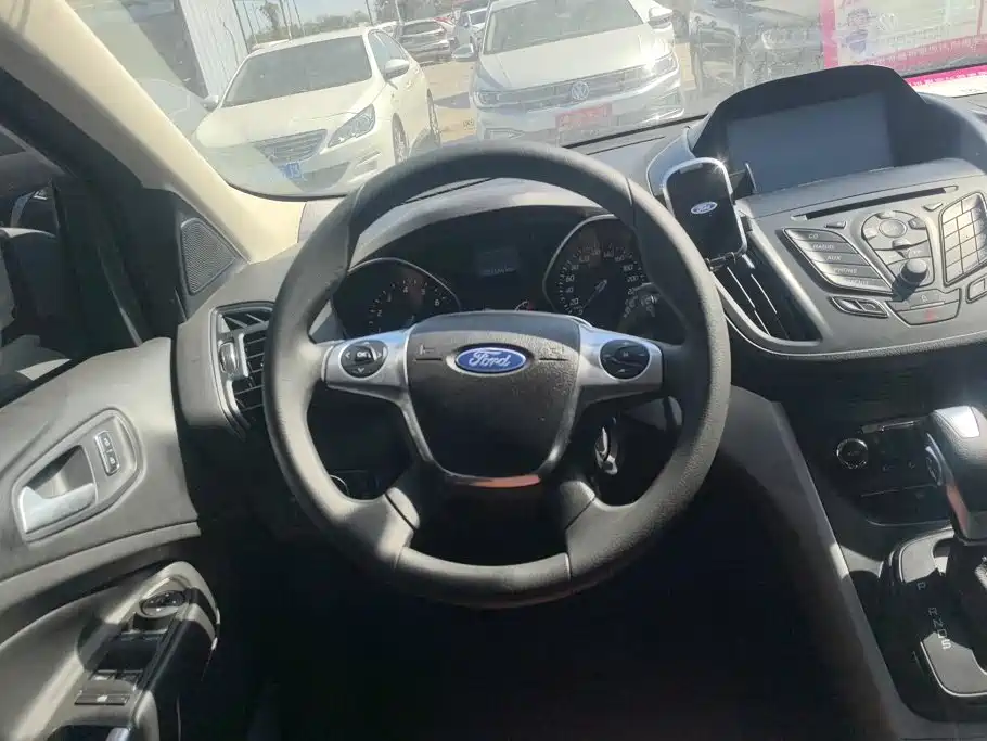 Ford Kuga — миниатюра 15