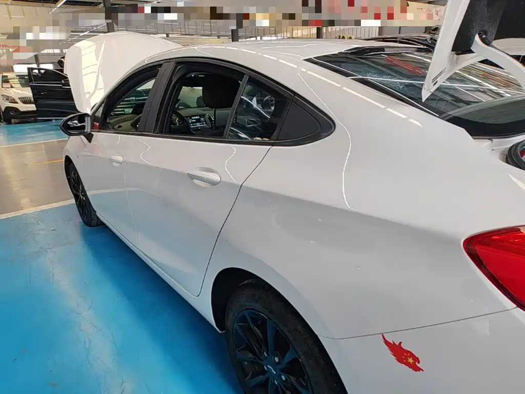 Chevrolet Cruze — миниатюра 5