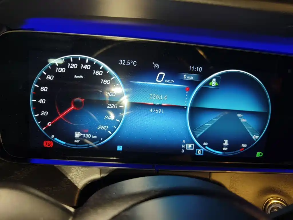 Mercedes-Benz E-Class — миниатюра 8