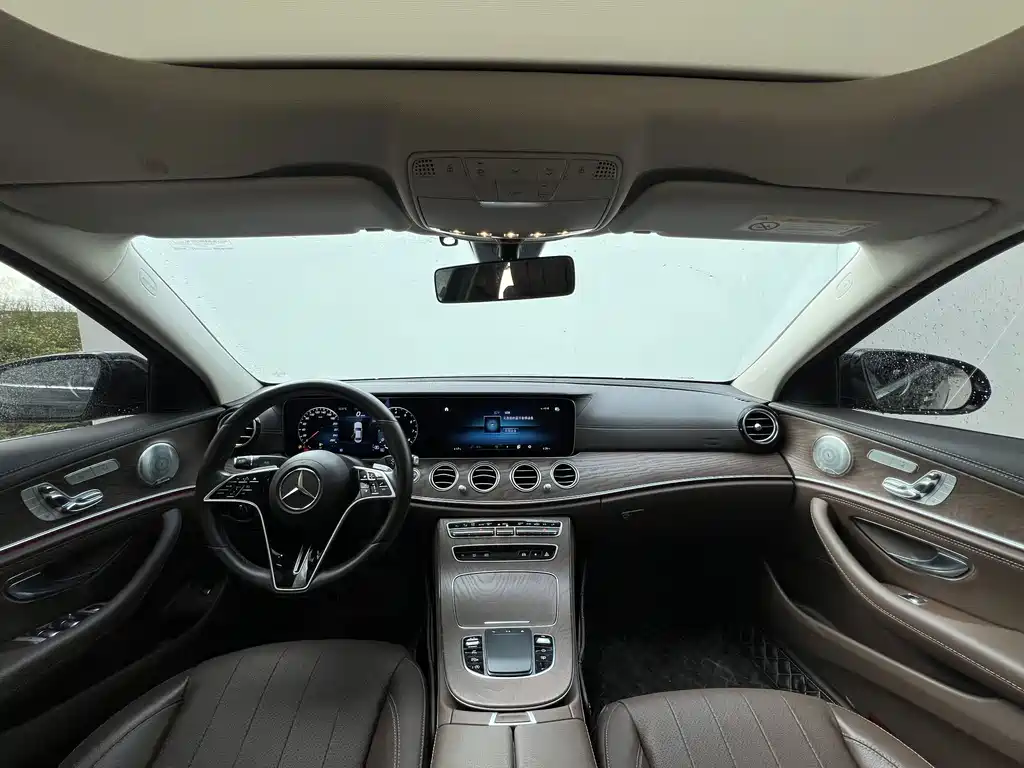 Mercedes-Benz E-Class — миниатюра 10