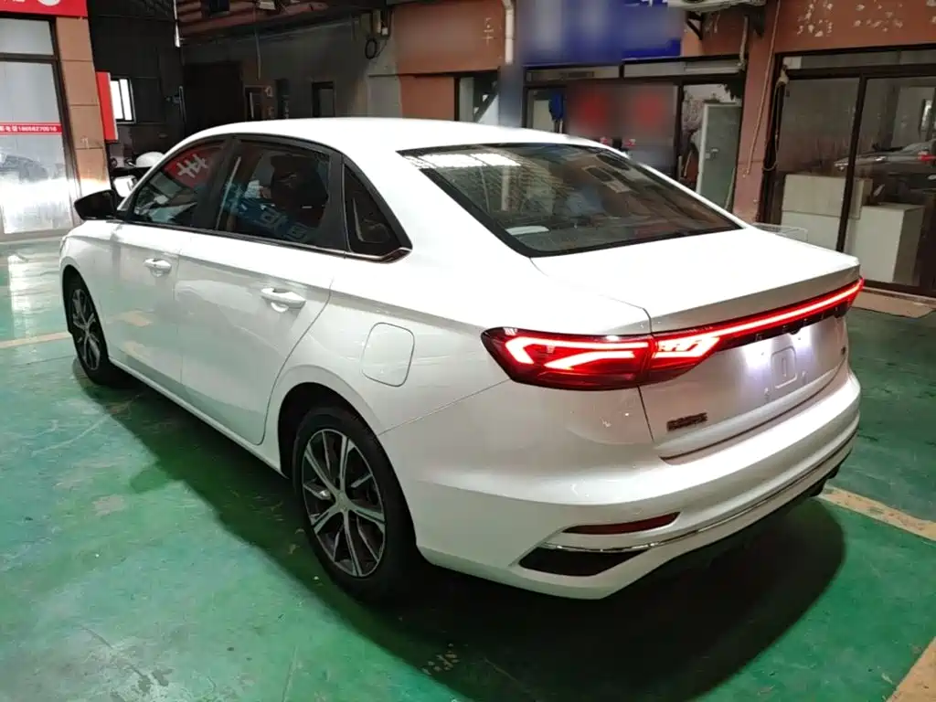 Geely Emgrand — миниатюра 5