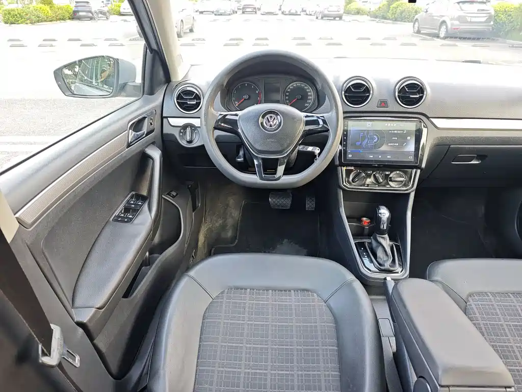 Volkswagen Jetta — миниатюра 11
