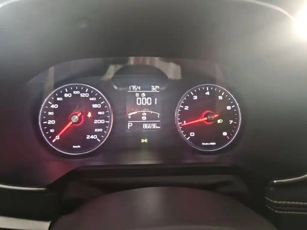 Roewe RX5 — миниатюра 8