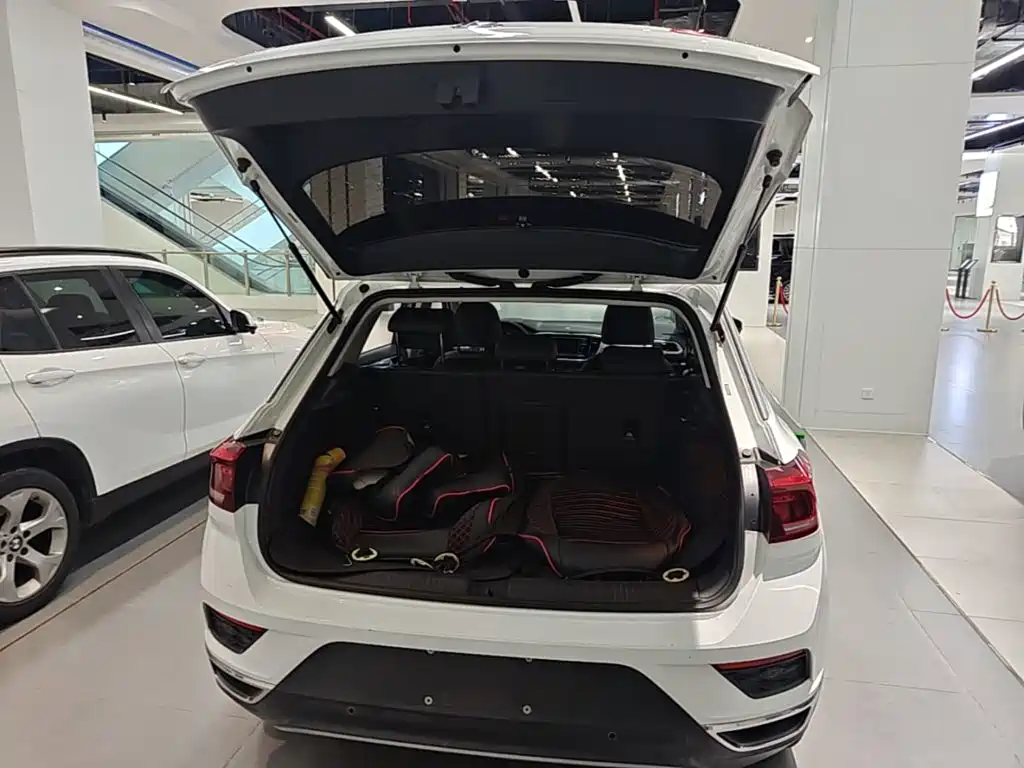Volkswagen T-Roc — миниатюра 19