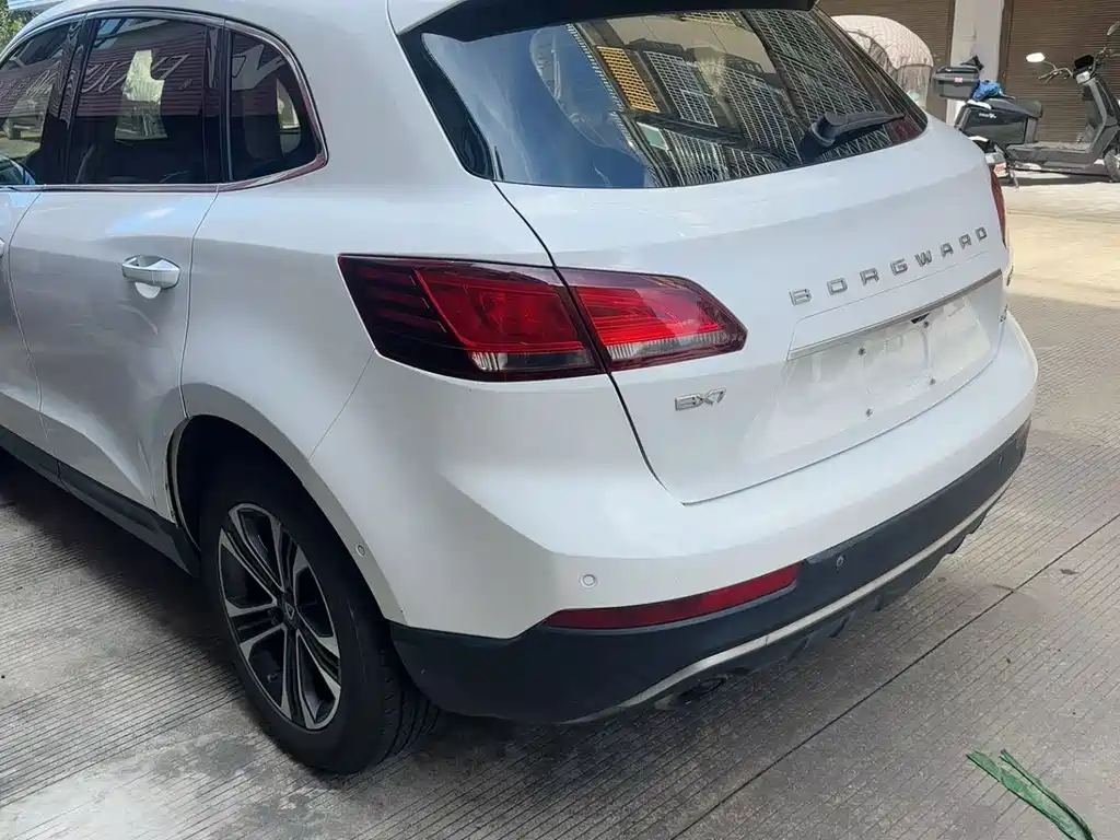 Borgward BX7 — миниатюра 7