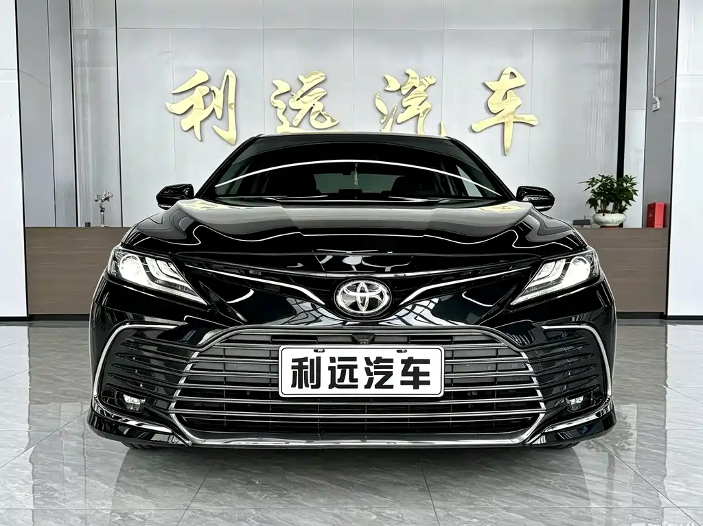 Toyota Camry — миниатюра 2