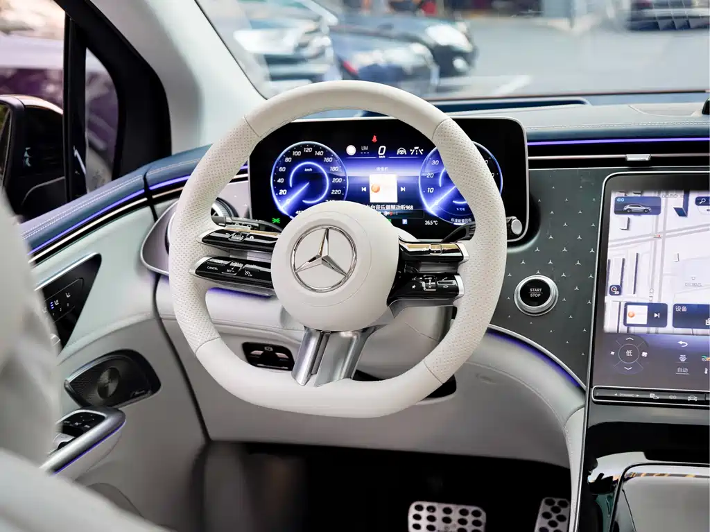Mercedes-Benz EQE SUV — миниатюра 16