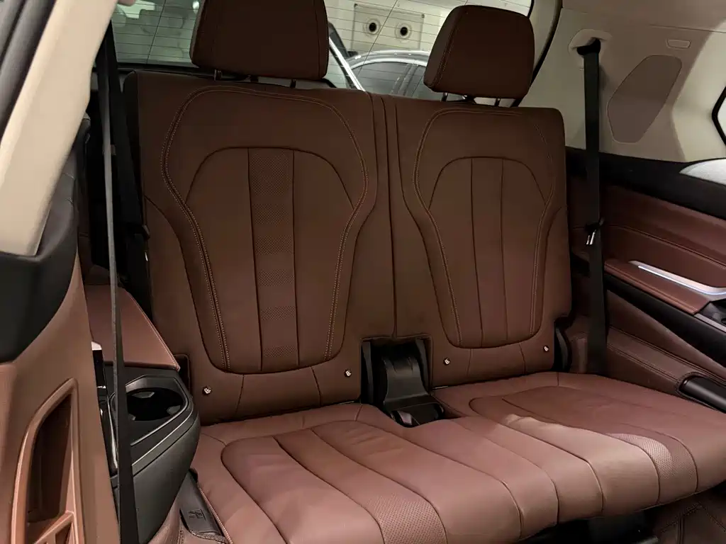 BMW X7 — миниатюра 11
