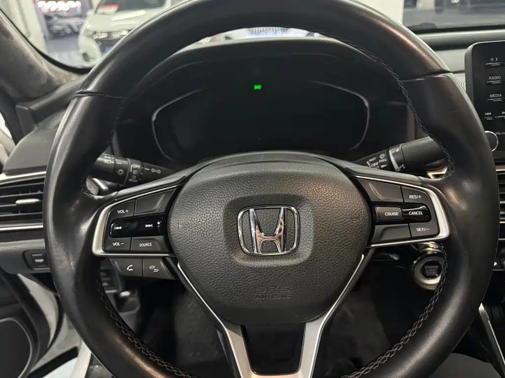 Honda Accord — миниатюра 11