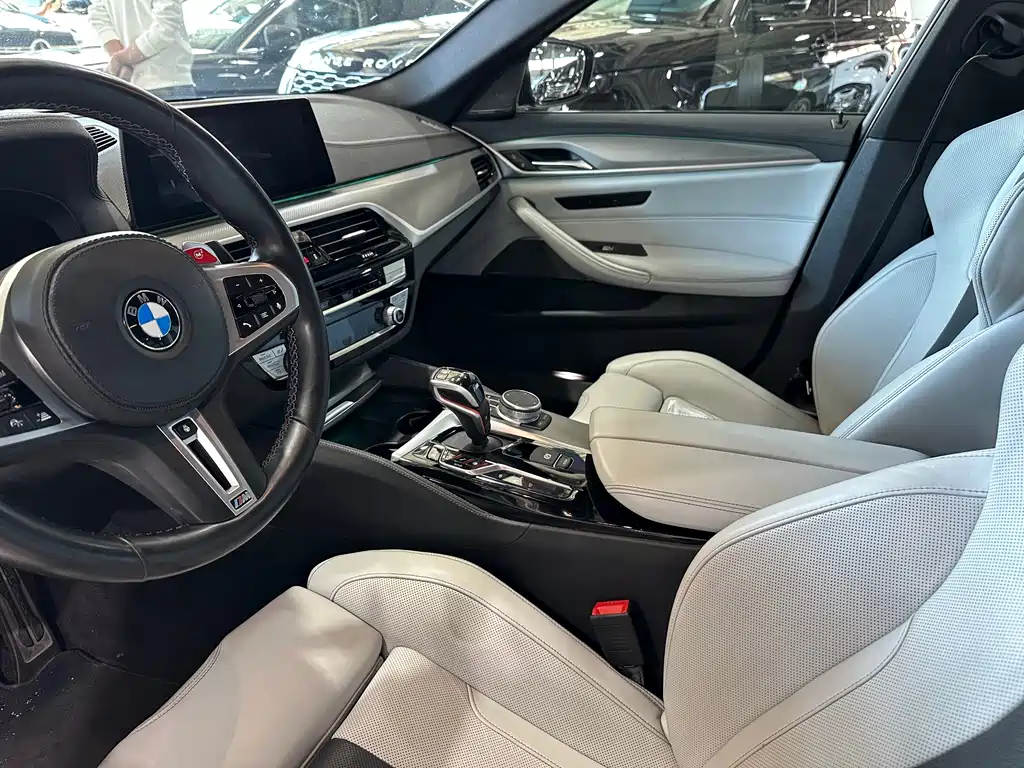 BMW M5 — миниатюра 7
