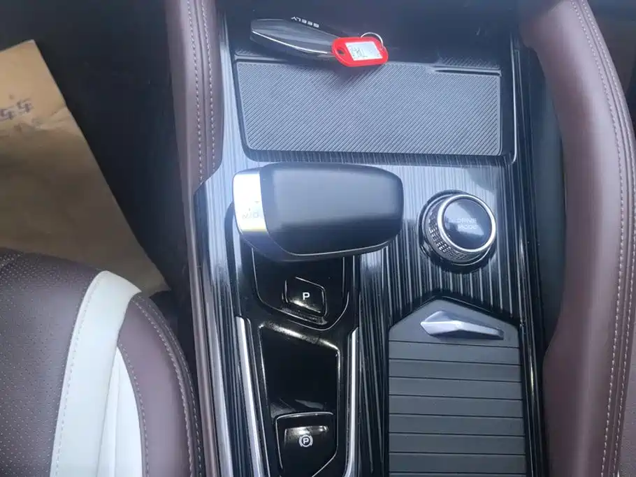 Geely Xingyue L — миниатюра 14