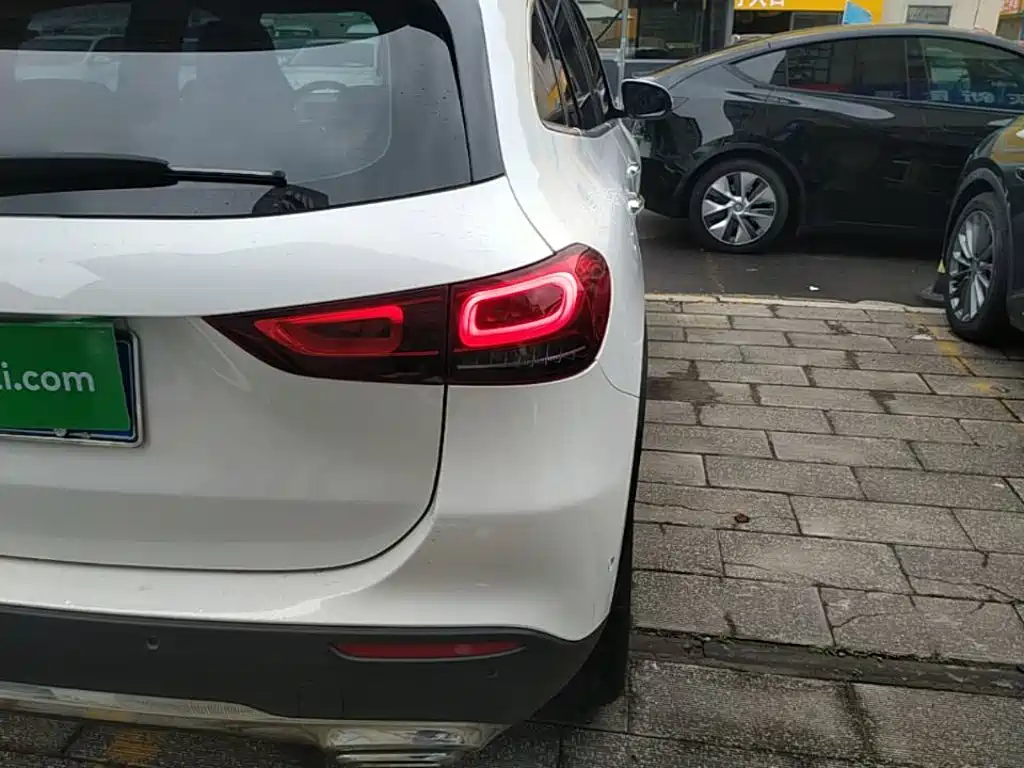 Mercedes-Benz GLA — миниатюра 8