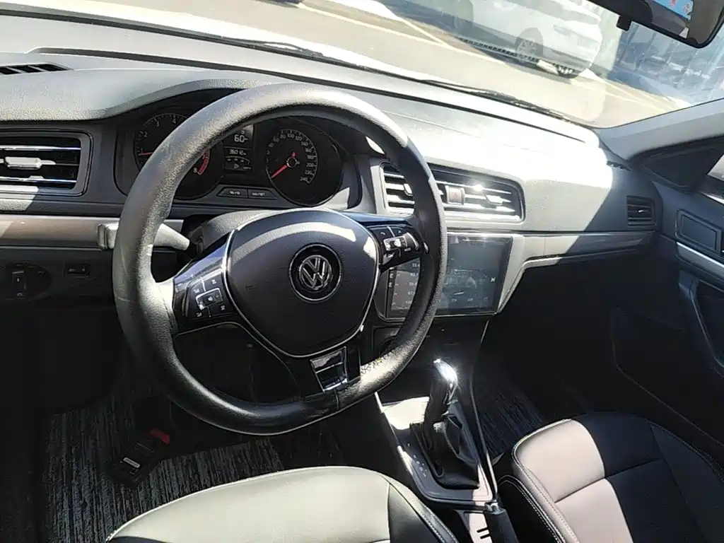 Volkswagen Lavida — миниатюра 10