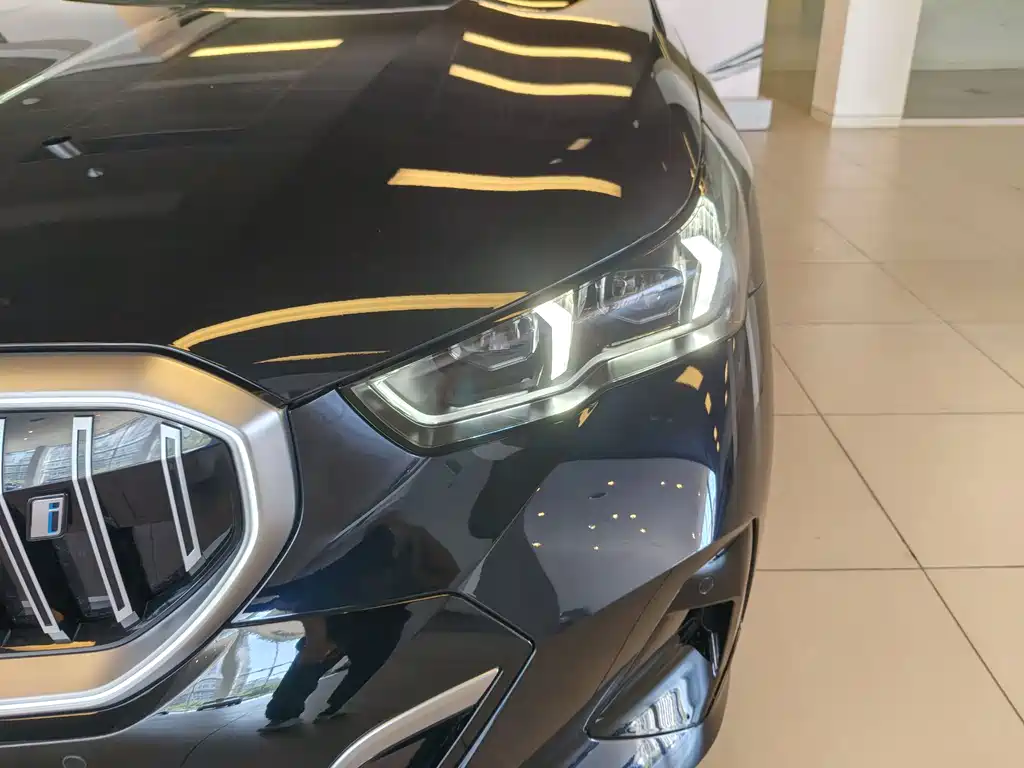 BMW i5 2025 eDrive 40L M Sport