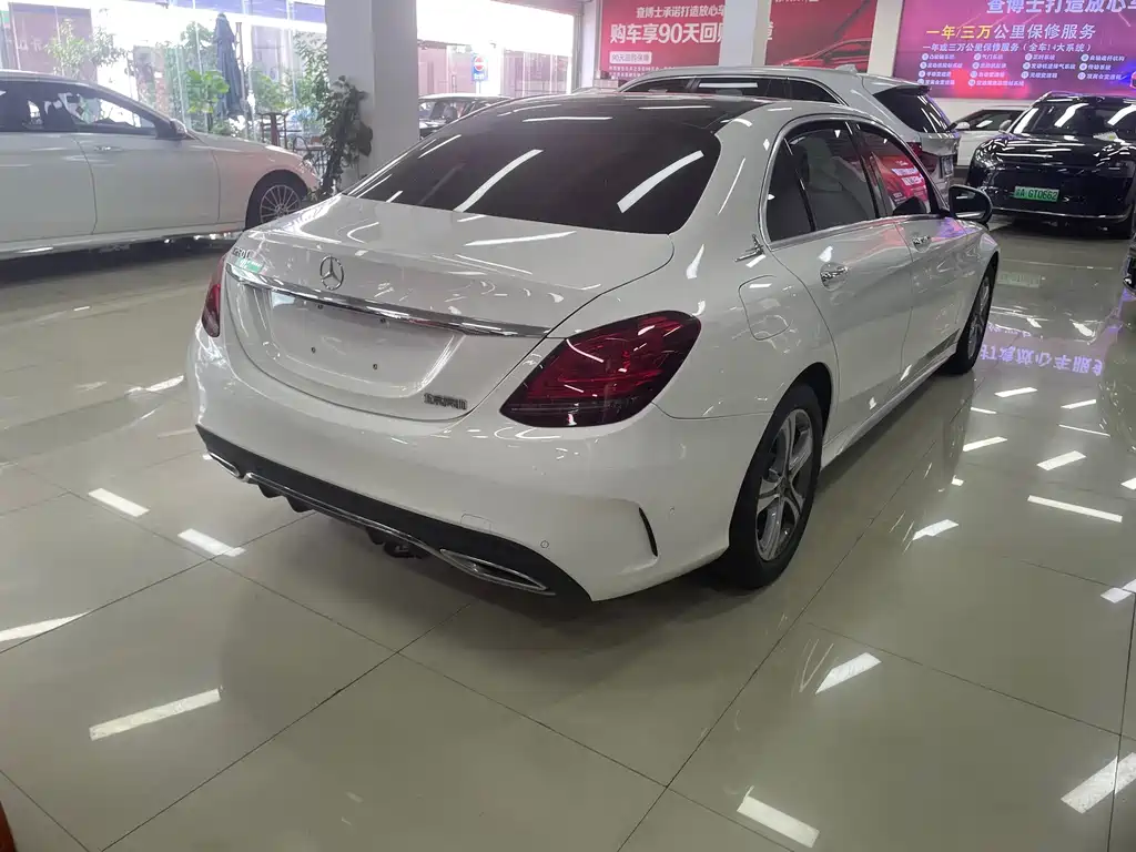 Mercedes-Benz C-Class — миниатюра 6