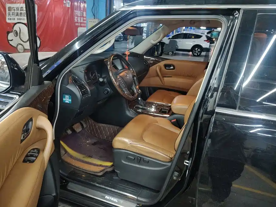 Nissan Patrol — миниатюра 9