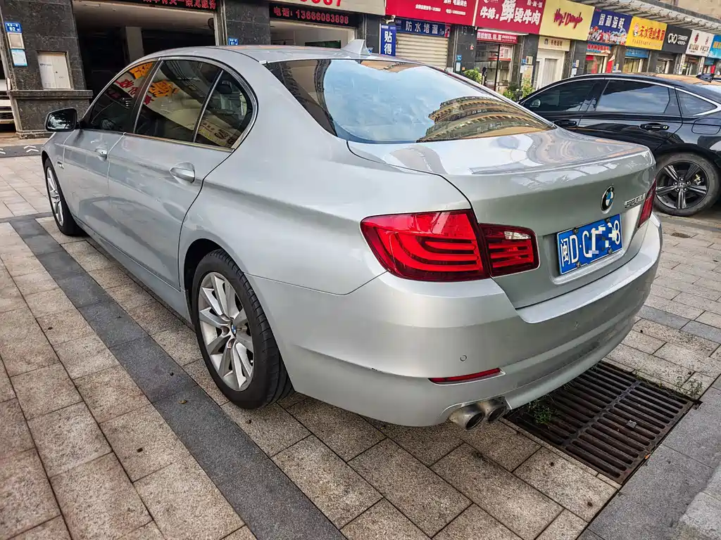BMW 5 Series — миниатюра 5