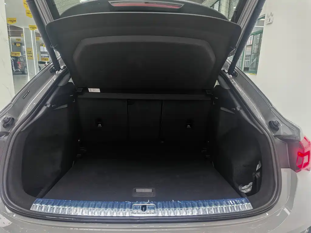 Audi Q3 Sportback — миниатюра 12