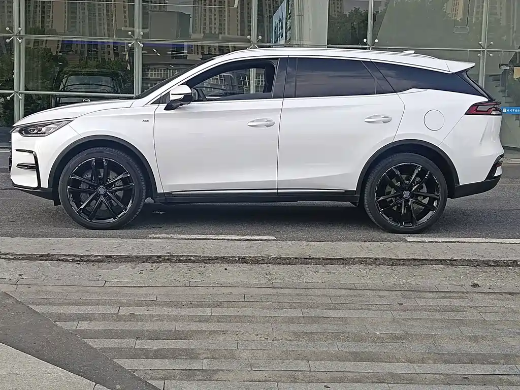 BYD Tang New Energy — миниатюра 5