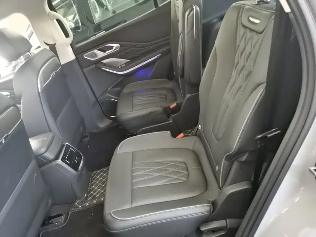Hongqi Hongqi HS7 PHEV — миниатюра 17