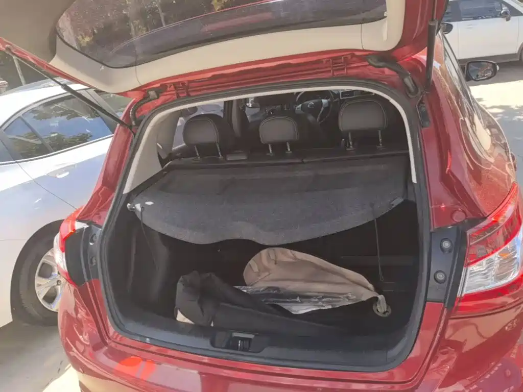 Nissan Tiida — миниатюра 19