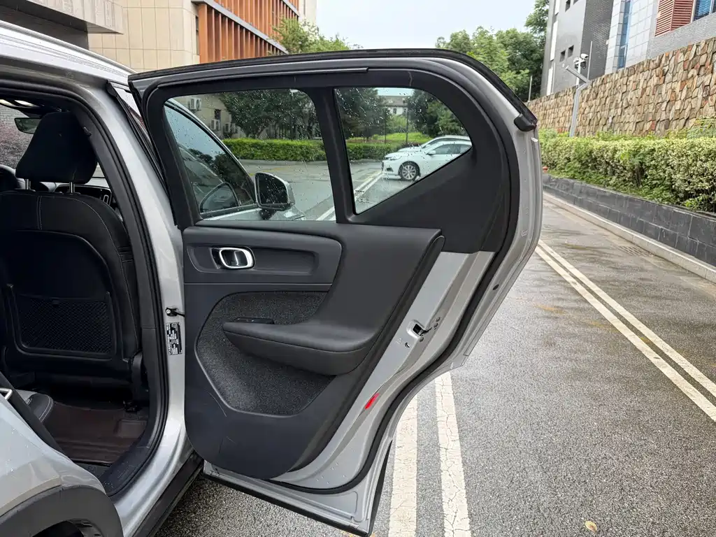 Volvo XC40 2023 B3 Fashion