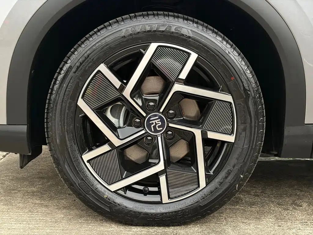 BYD Yuan Plus — миниатюра 20