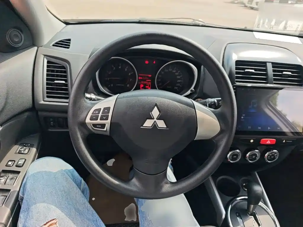 Mitsubishi ASX — миниатюра 11