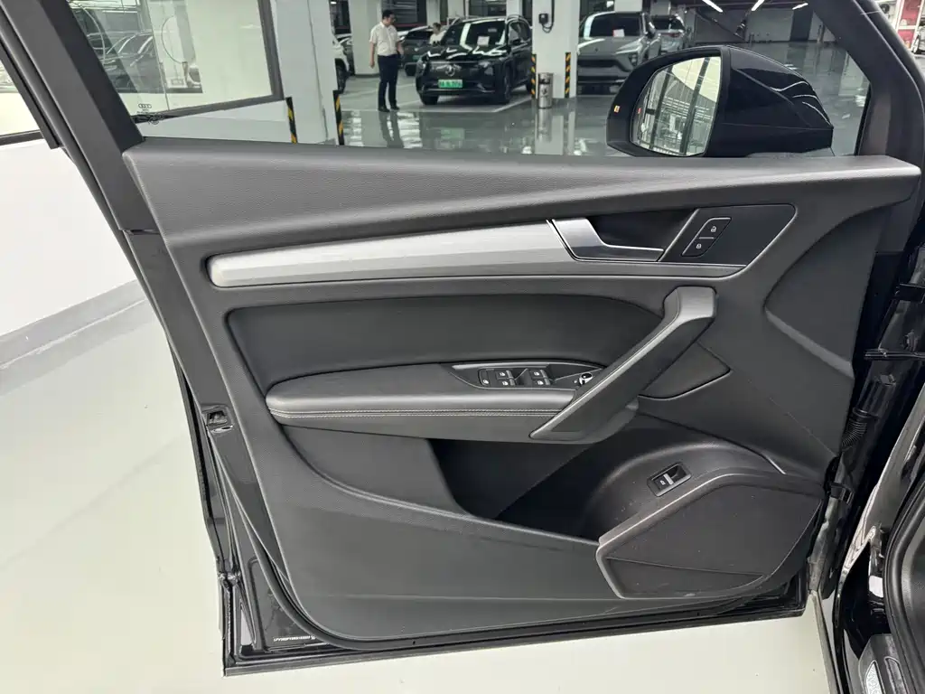 Audi Q5L — миниатюра 5