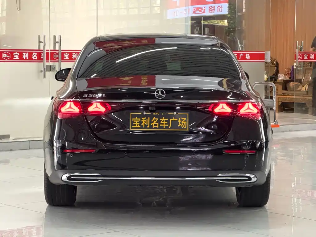 Mercedes-Benz E-Class — миниатюра 13