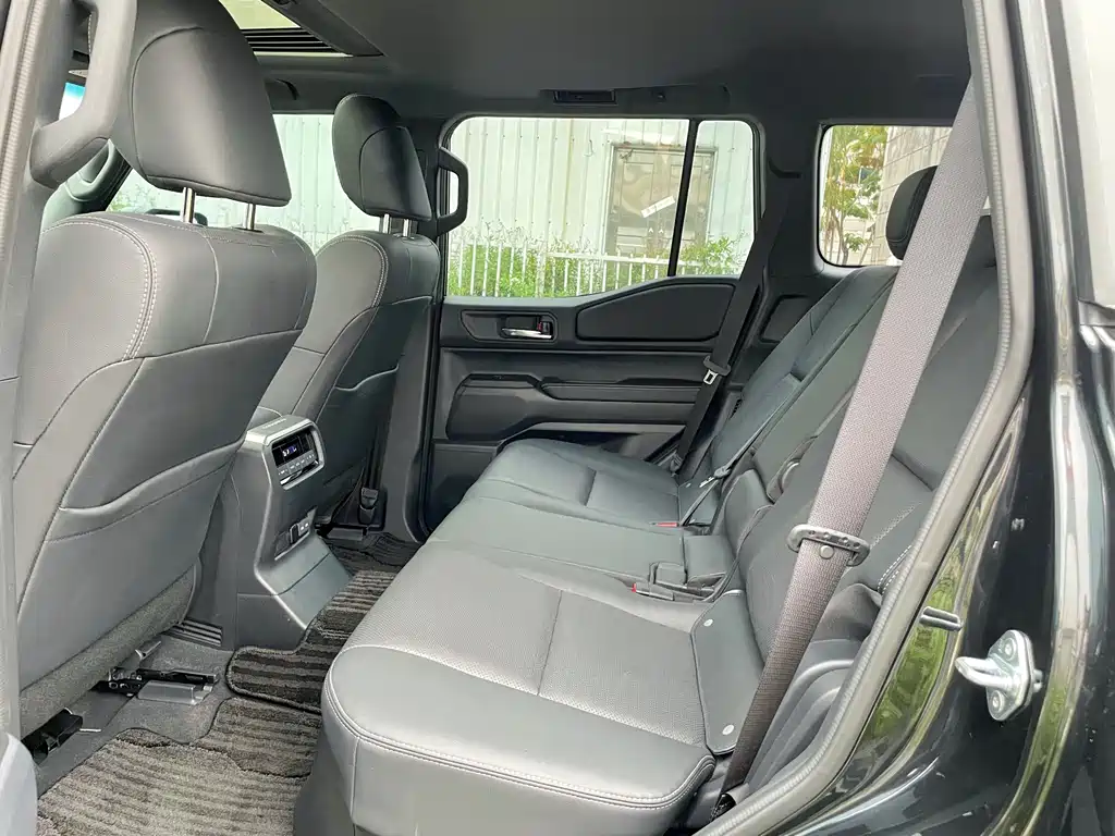 Toyota Land Cruiser Prado 2024 2.4T TX 5 мест