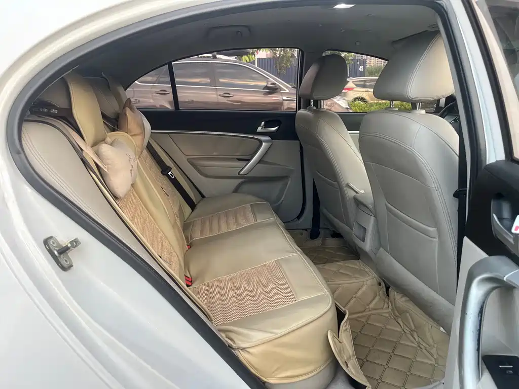 Geely Emgrand — миниатюра 9
