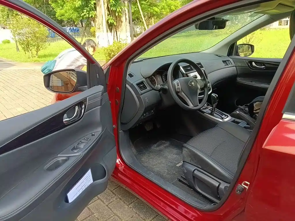 Nissan Tiida — миниатюра 12