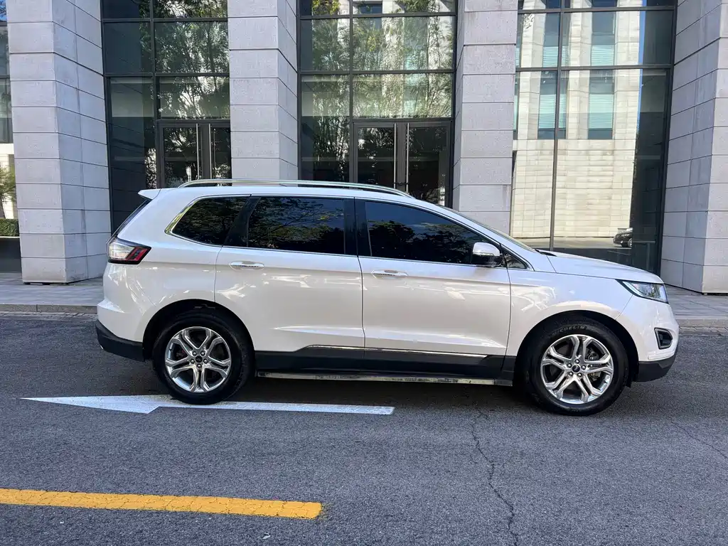 Ford Edge — миниатюра 4