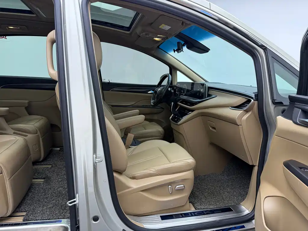 Buick GL8 — миниатюра 8