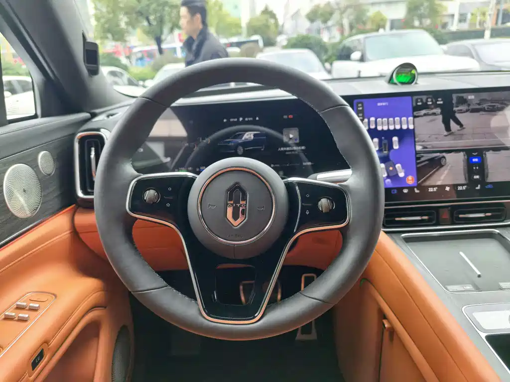 AITO ASK THE WORLD M9