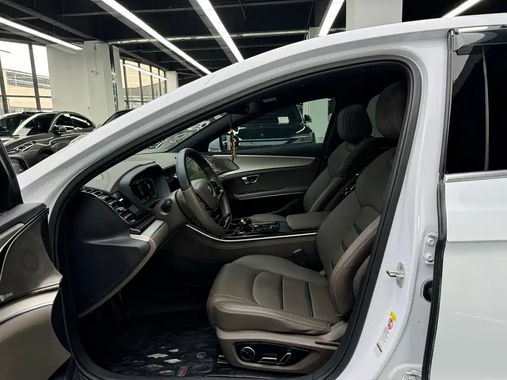 BYD Han — миниатюра 7