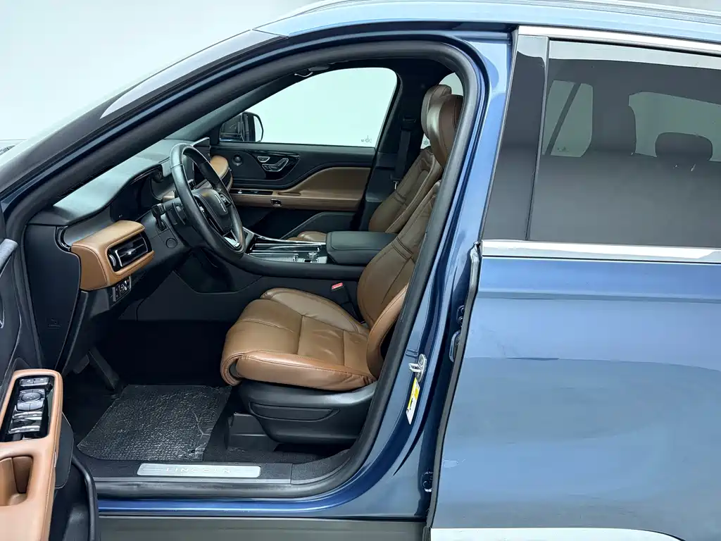 Lincoln Aviator — миниатюра 10