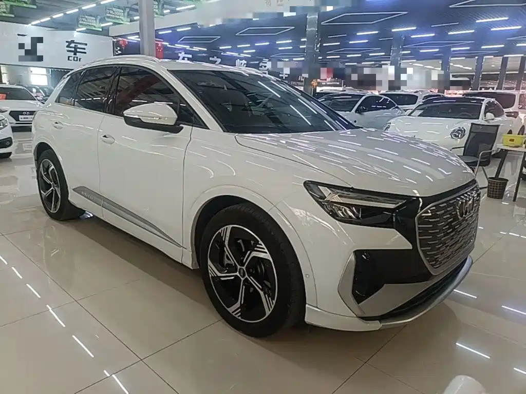 Audi Q4 e-tron — миниатюра 4