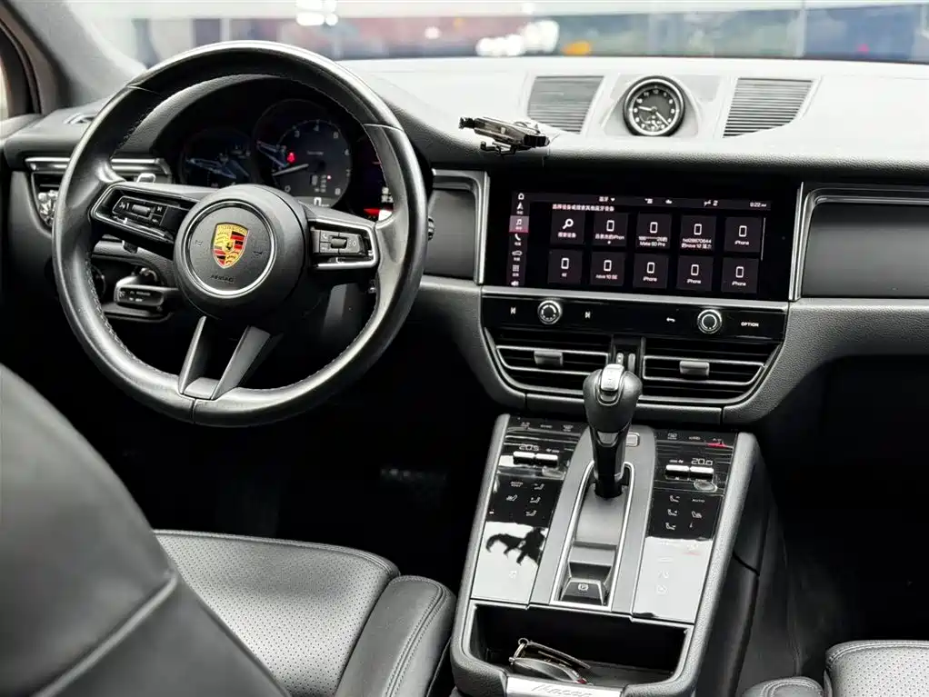 Porsche Macan — миниатюра 10