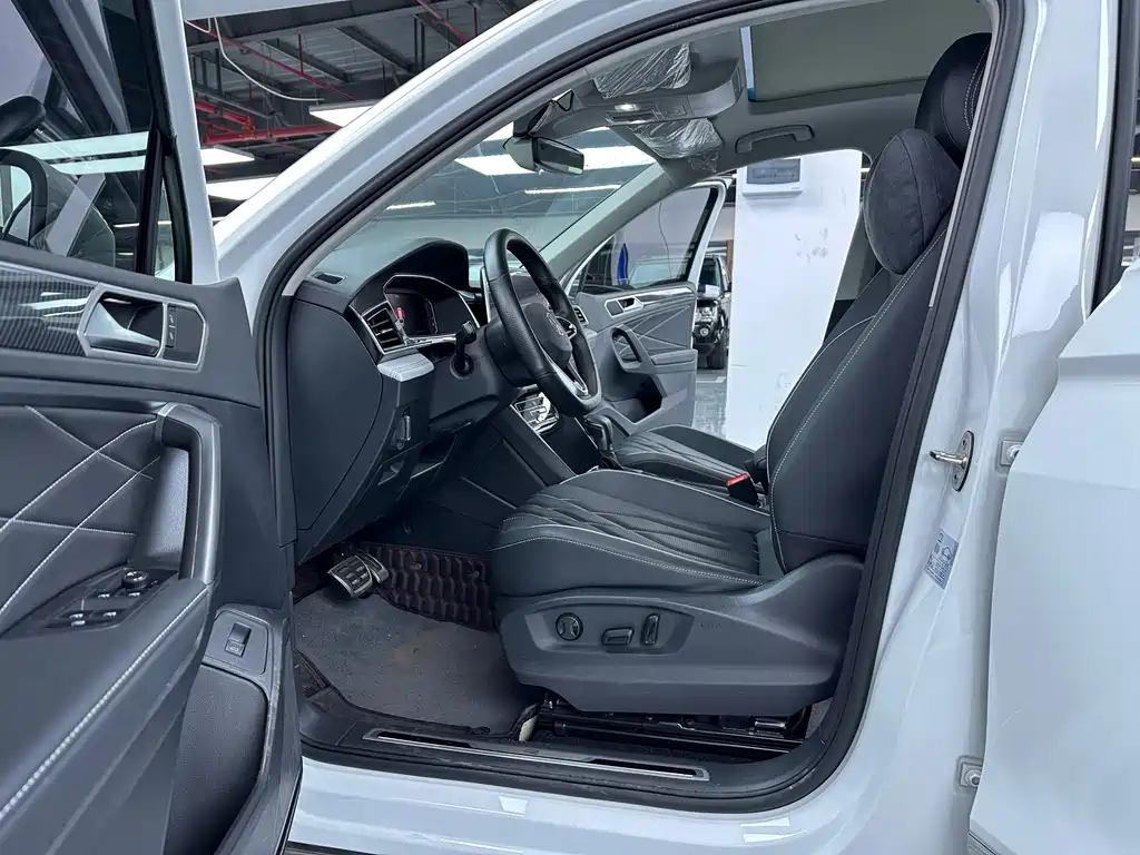 Volkswagen Tiguan L — миниатюра 4