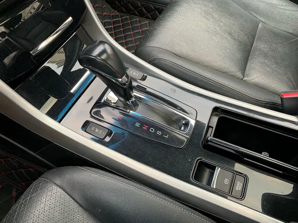 Honda Accord — миниатюра 20