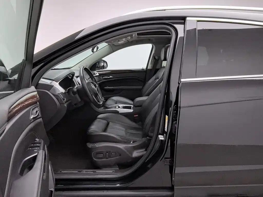 Cadillac SRX — миниатюра 10