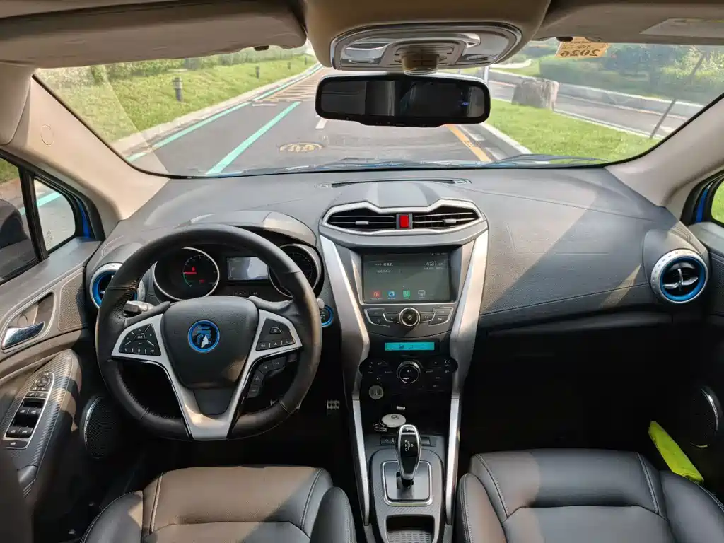 BYD Yuan EV — миниатюра 8