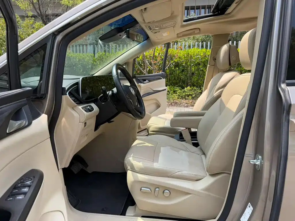 Buick GL8 — миниатюра 11