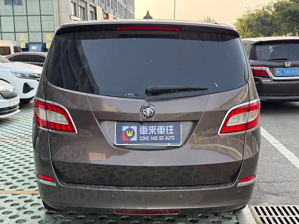Buick GL8 — миниатюра 5