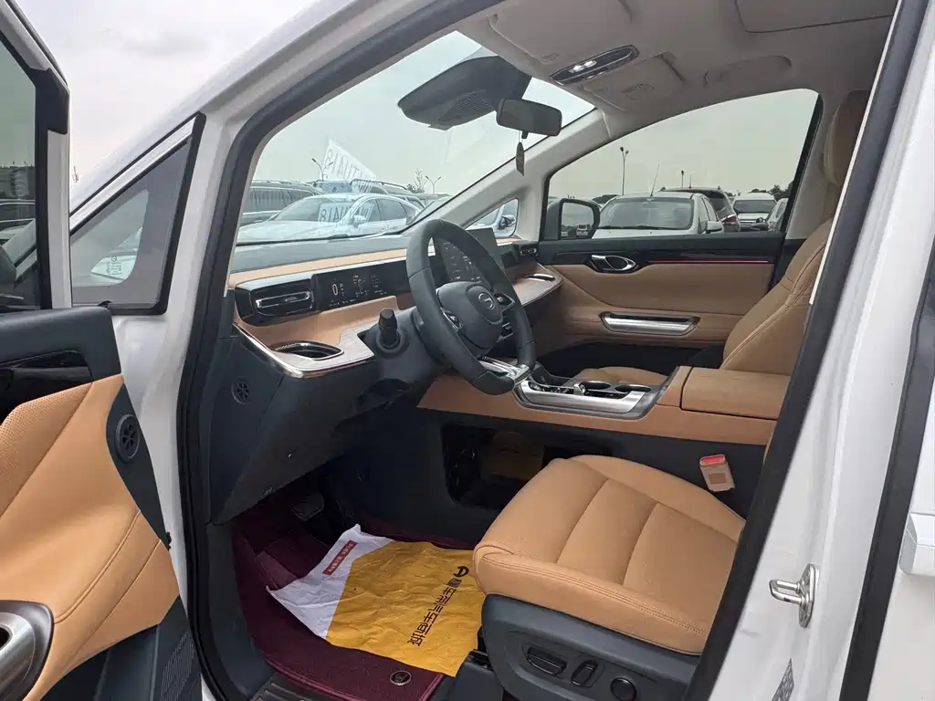 GAC Motor Trumpchi E8 PHEV — миниатюра 10
